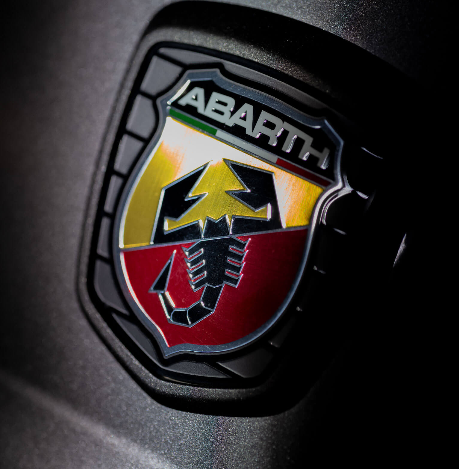 The Scorpion Spirit 挑戦 それでも 挑み続ける Abarth アバルト