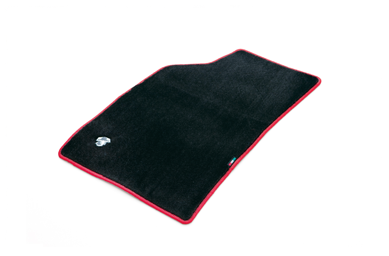 FLOOR MAT