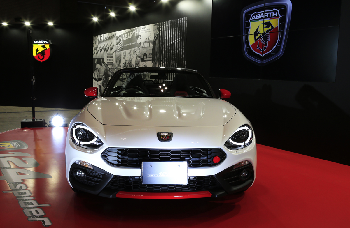 「ABARTH 124 spider」のディテールをチェック！