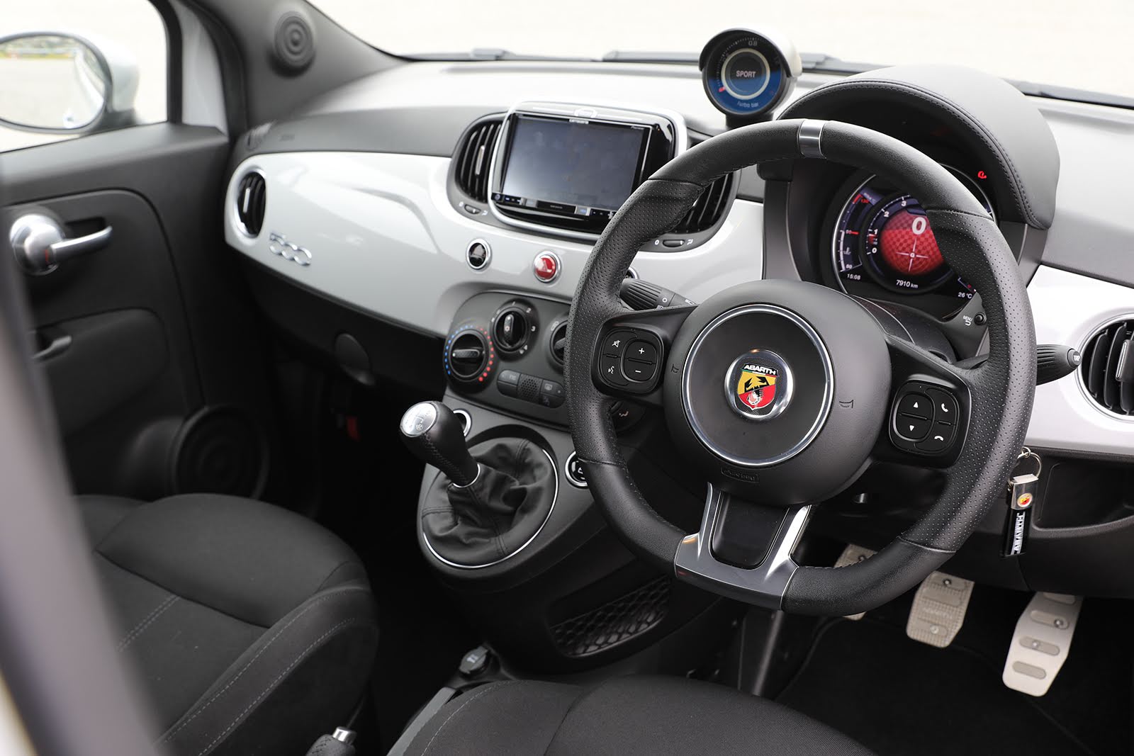 180831_Abarth_595_08