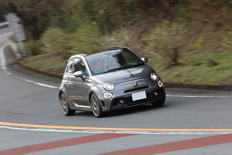 181026_Abarth_Uconnect_05m