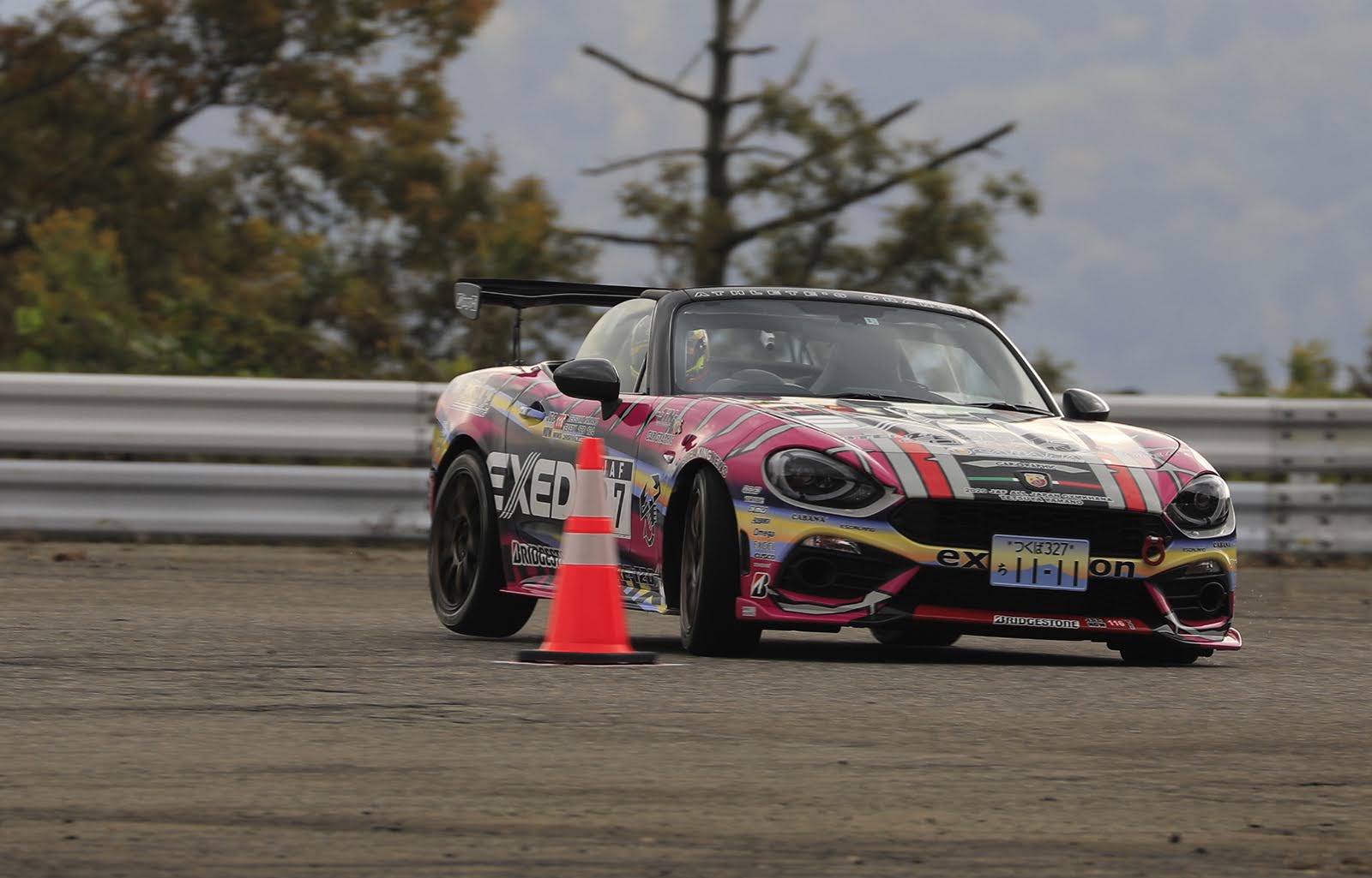 100分の3秒差で勝利　ABARTH 124 spider×山野哲也選手、チャンピオン4連覇を達成！