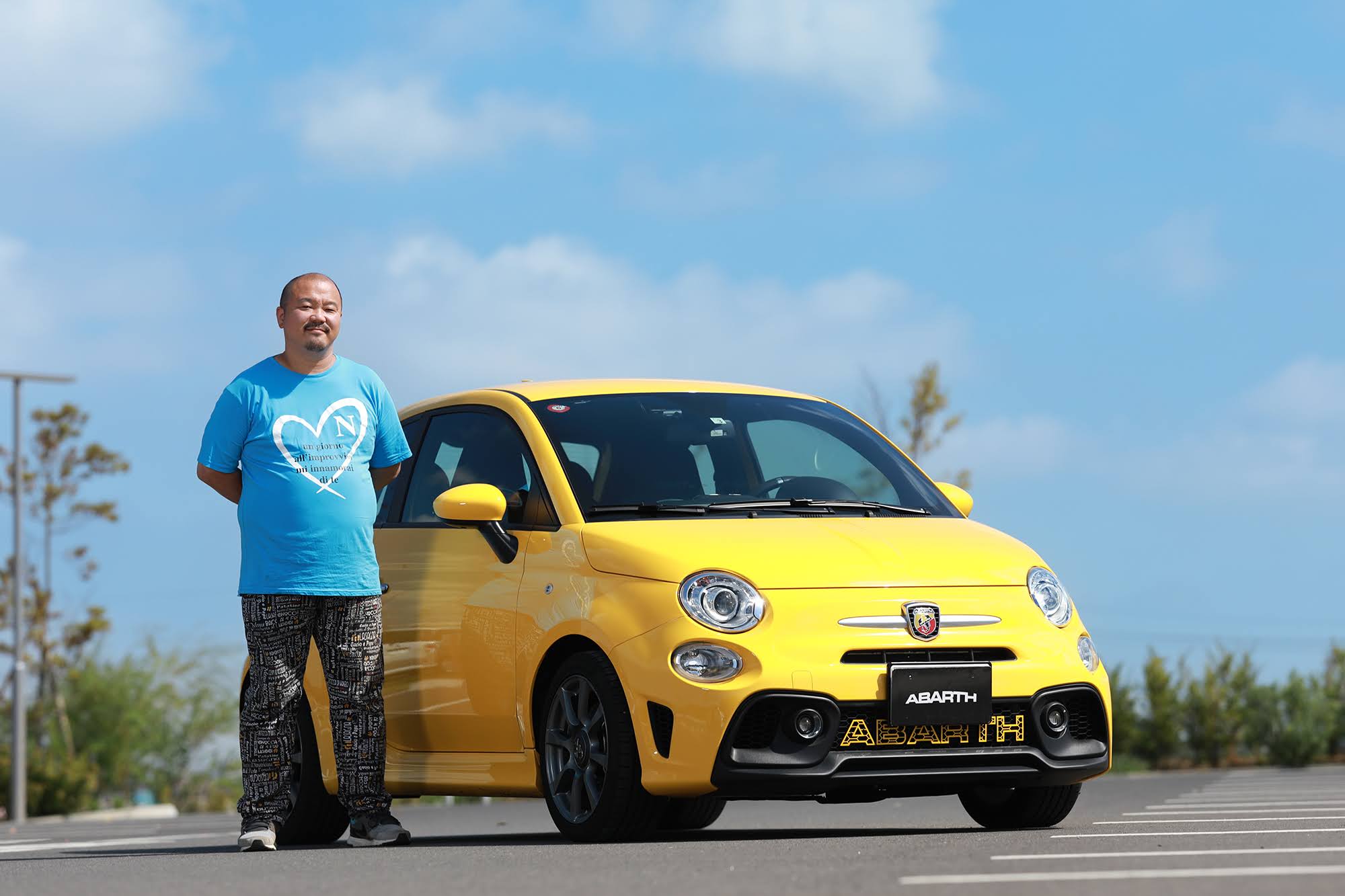ナポリピッツァの日本一に輝いたピッツァ職人は、左ハンドルのMTを駆るアバルト乗り アバルトFile.64 遠藤さんと595