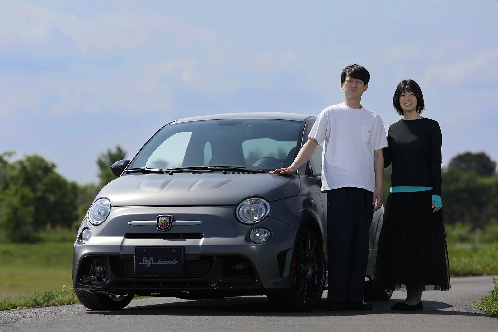 20代で手にした“上がりのクルマ”。抹茶さんとほうじ茶さんと695 BIPOSTOフルスペック仕様