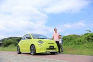 蛍の棲む道を走る、アシッドグリーンのカワイイ相棒。アバルトライフFile.86 土井さんファミリーと500e Turismo